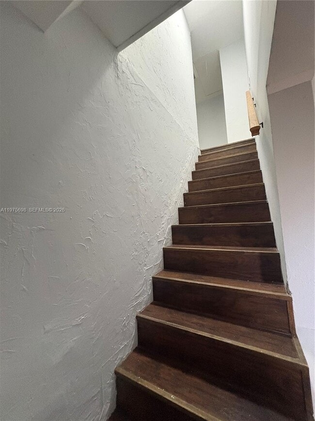 Building Photo - 3600 SW 32 Ave