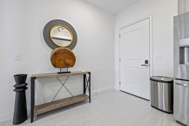 Building Photo - 701 Pilot Ln