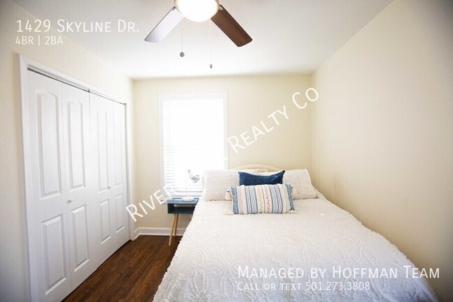 Building Photo - 1429 Skyline Dr