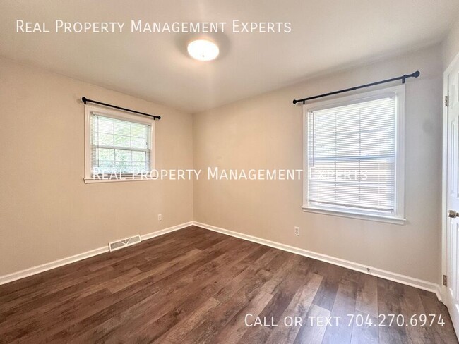 Building Photo - 4201 Winedale Ln