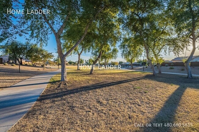 Building Photo - 16030 W Woodlands Ave