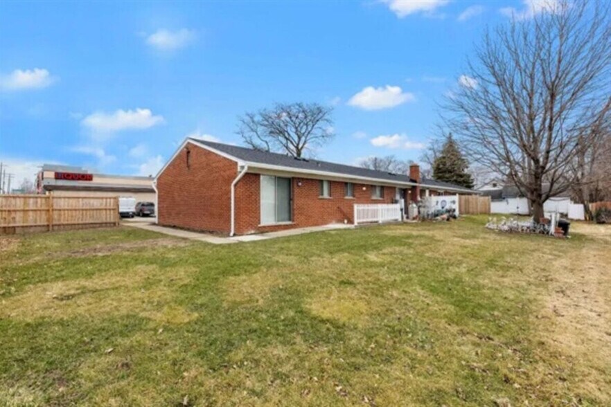 Building Photo - 55 Hollywood Ct