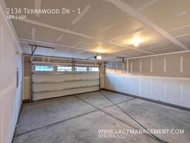 Building Photo - 2136 Terrawood Dr