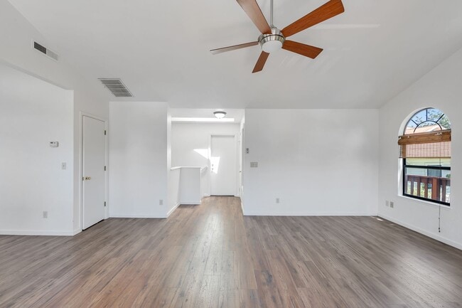 Building Photo - Charming Newly Remodeled 2 Bedroom Home in...
