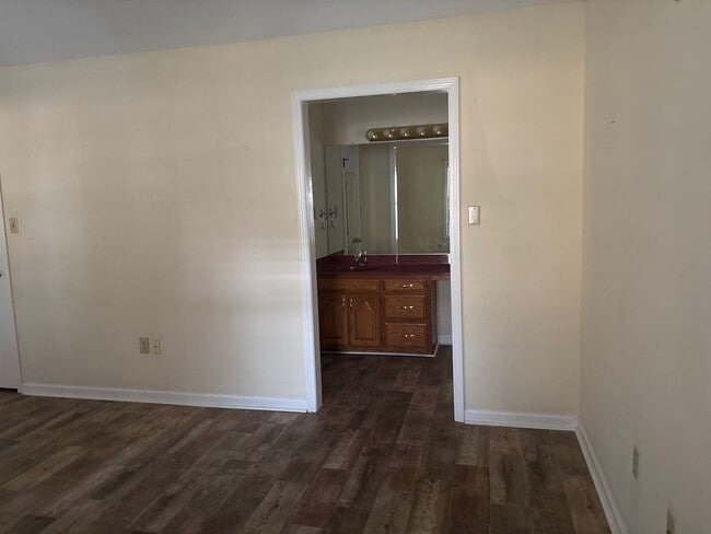 Building Photo - 375 Plum Tree Cir