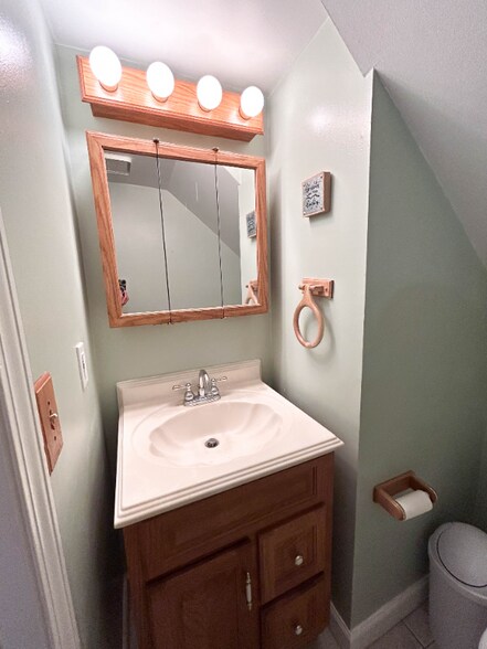 Building Photo - 79 Renaissance Ln