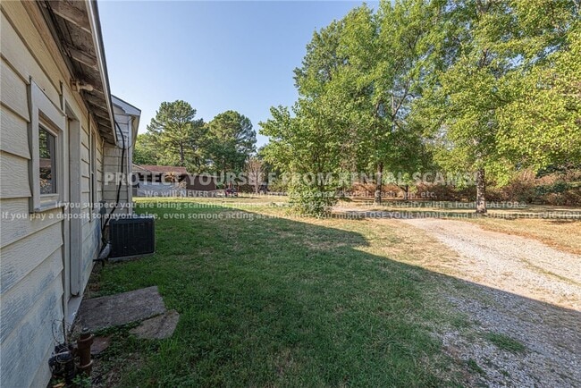Building Photo - 1323 Garland Ave