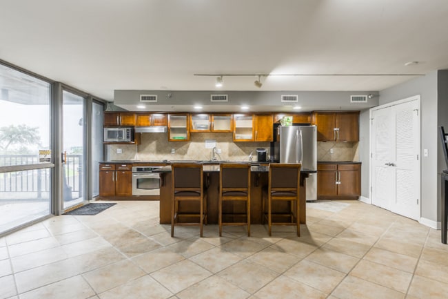 Building Photo - 600 Admiral Blvd