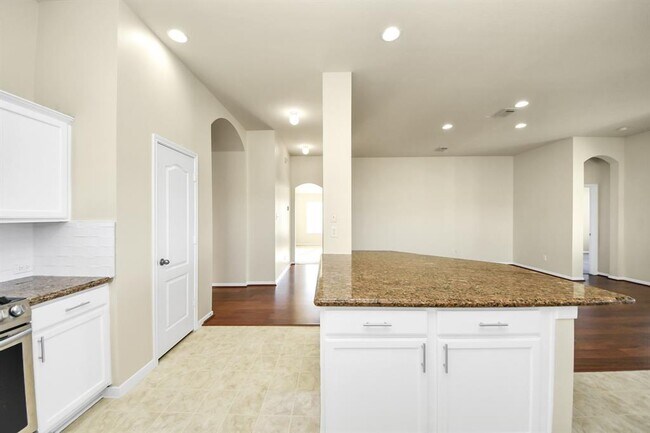 Building Photo - 21927 Citrus Grove Ct