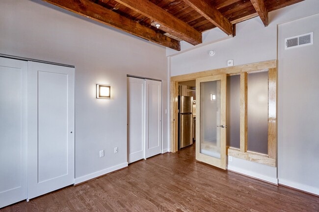 Building Photo - 10 Walnut Alley