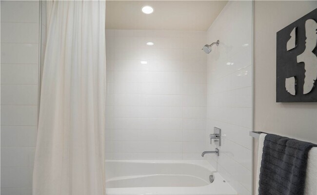 Building Photo - Insignia Condominiums ~ Belltown