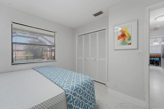 Building Photo - 301 Knotty Wood Ln