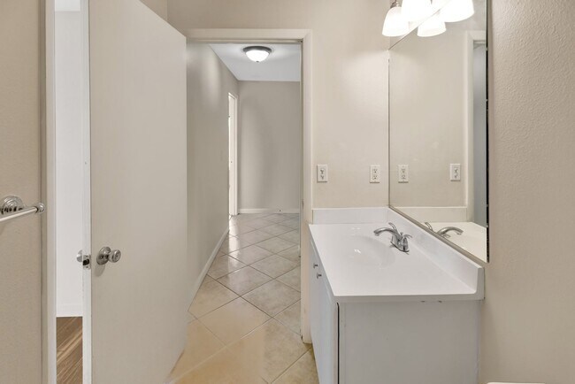 Building Photo - 2408 Camden Oaks Pl