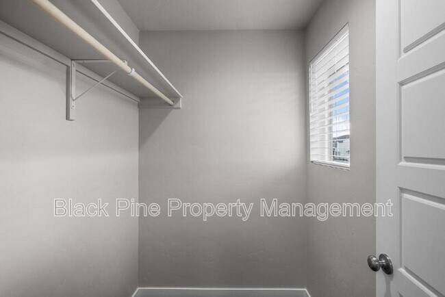 Building Photo - 11116 W Langit St