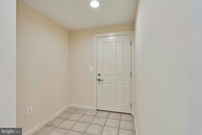 Building Photo - 4490 Market Commons Dr