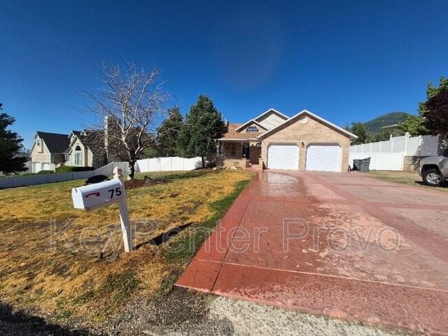 Building Photo - 75 S Astor Ln