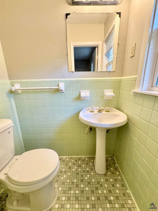 Building Photo - 102 Varee Dr
