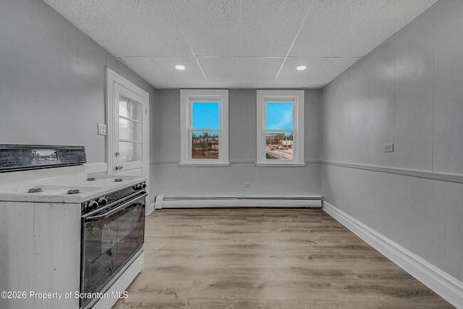 Building Photo - 6 Green Ridge St