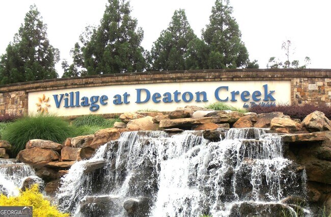 Building Photo - 6105 Longleaf Dr