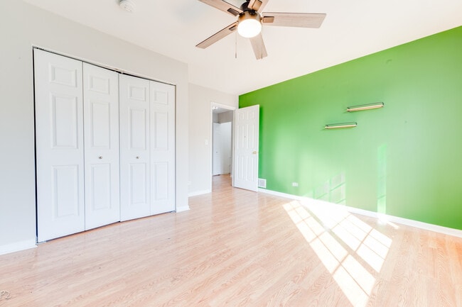 Building Photo - 3377 Ravinia Cir