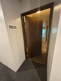 Building Photo - 1 bed 1 bath condo with seasonal outdoor pool available now!!
