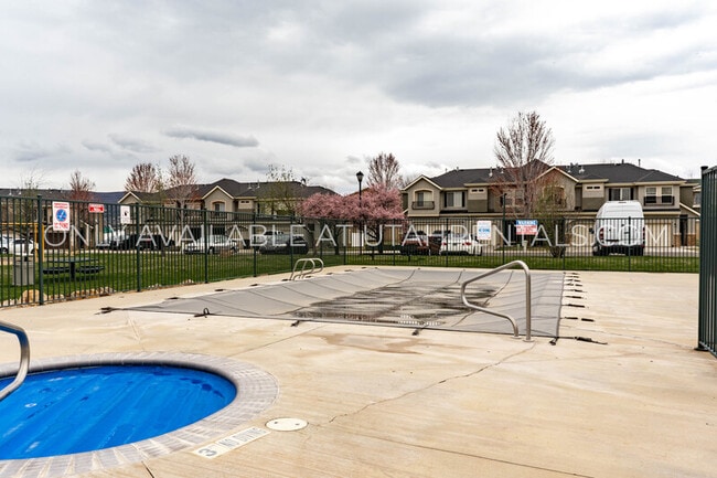 Building Photo - 211 Greenfield Cir