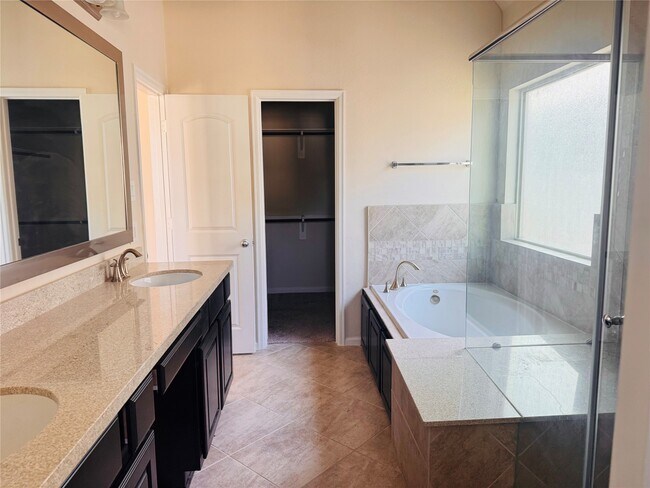 Building Photo - 10009 Spring Shadows Park Cir