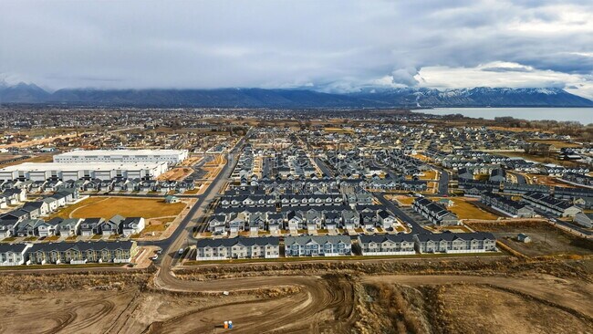Building Photo - 522 N Scuttlebutt Ln