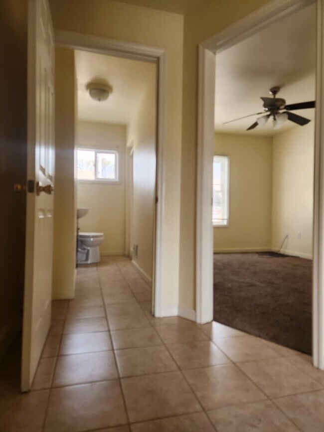 Building Photo - 413-415-415 N 6th Ave