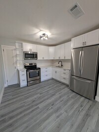 Building Photo - 3221 E Cayuga St