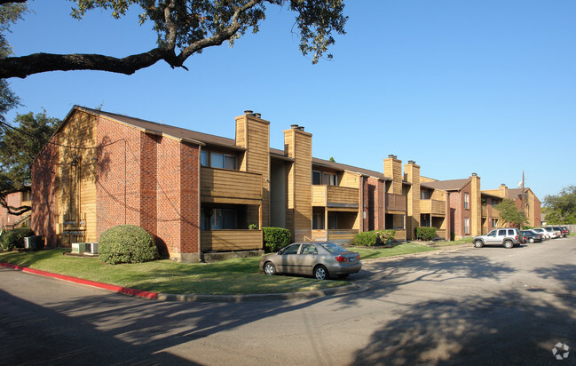 Cherry Creek Crossing - Cherry Creek Crossing Apartments