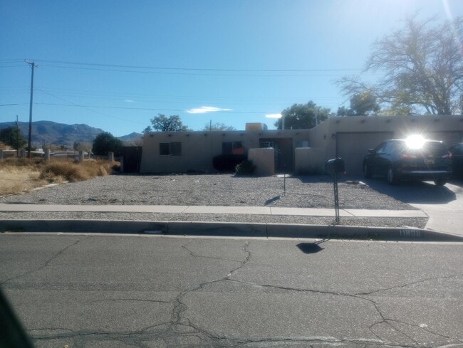 Building Photo - 11808 Lexington Ave NE