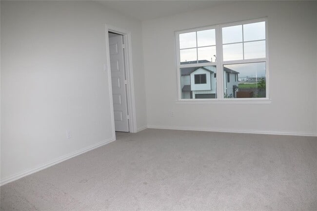 Building Photo - 27943 Western Crk Ct