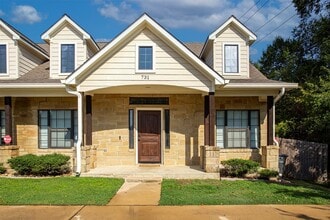 Building Photo - 731 Dominik Dr