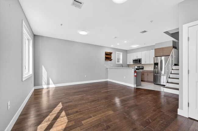 Building Photo - 1432 46th St