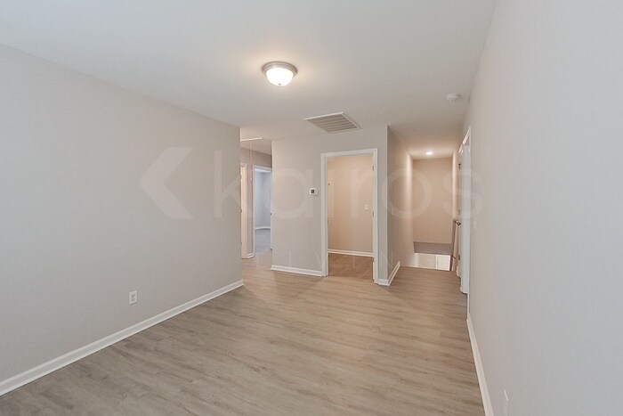 Building Photo - 112 Bluff Rd