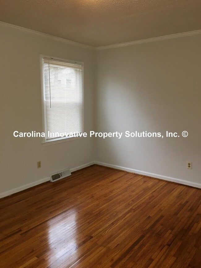 Building Photo - 7622 Helmdale Ave