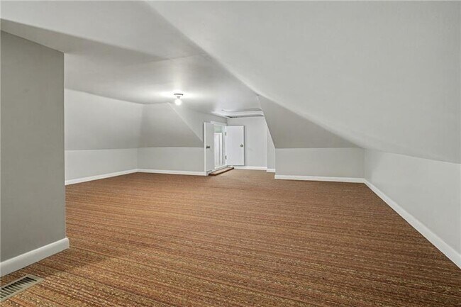 Building Photo - 841 E Lutton St