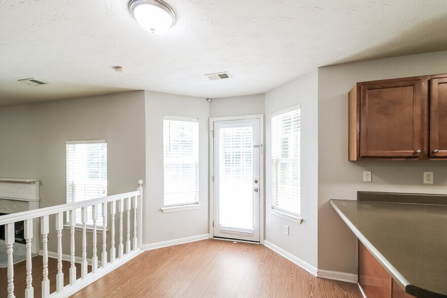 Building Photo - 112 Garrison Ln