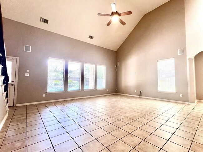 Building Photo - 5110 Shadow Breeze Ln