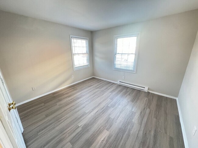 Building Photo - 1st-Floor 2 Bedroom Apartment – Briarcliff...