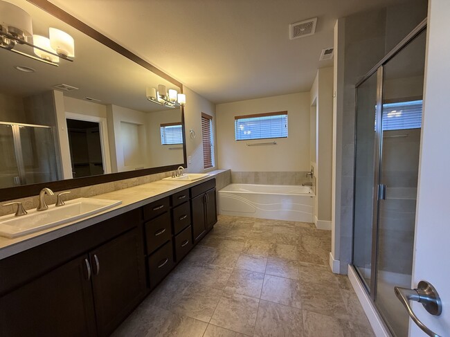 Building Photo - 13217 23rd Dr SE