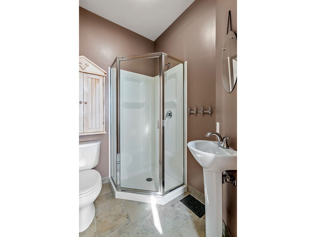 Building Photo - 1929 W Henderson St