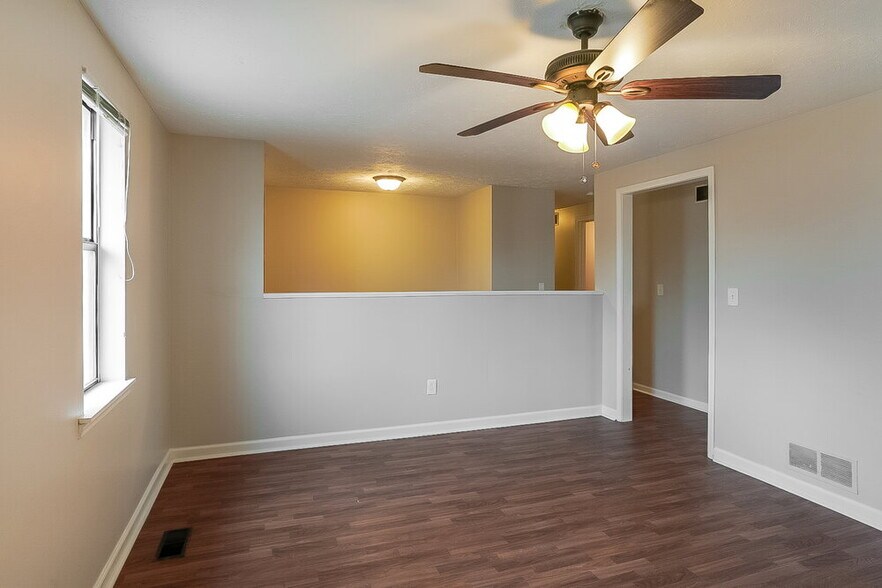 Building Photo - 5840 Pair Ct