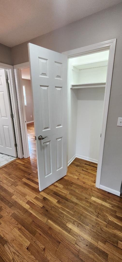 Building Photo - 520 Des Moines St