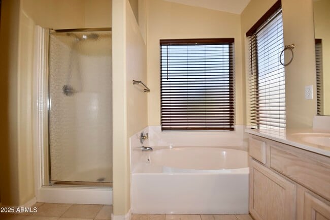 Building Photo - 4643 E Goldfinch Gate Ln