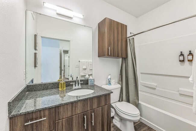 Building Photo - 305 E Front St