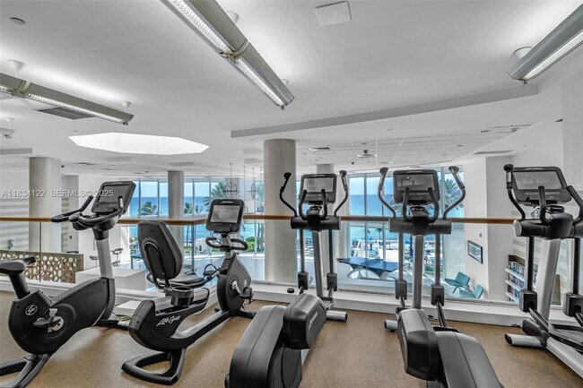 Building Photo - 19333 Collins Ave