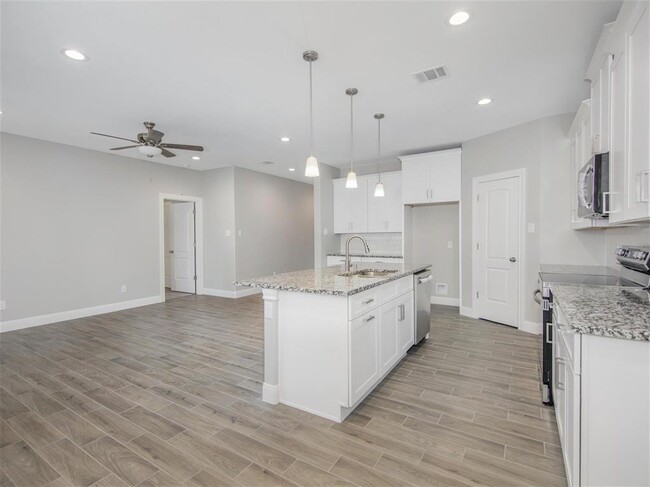 Building Photo - 9817 Turnbow St