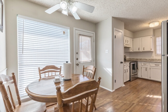 Building Photo - 5701 Quail Run St